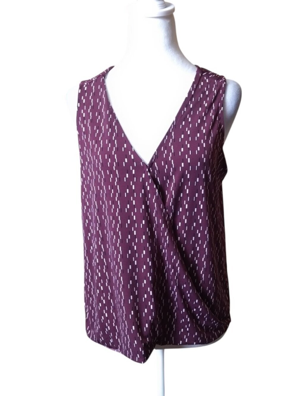 Banana Republic Size Small Crossover Burgundy V-Neck Sleeveless Blouse Office